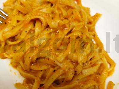 Makaronai su moliūgų padažu pagrindine nuotrauka