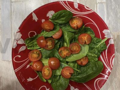 Lengvas salotas su lašiša ir špinatais Žingsnis 2