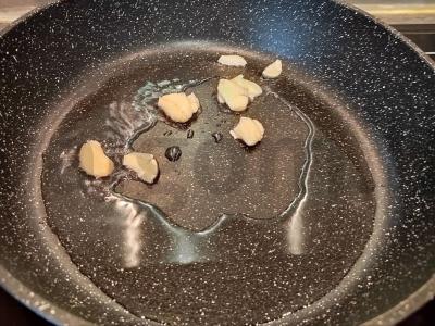 Ryžiai su daržovėmis ir grybais kaip garnyras Žingsnis 5