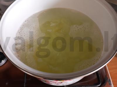 Mėsos solianka su kiaulės liežuviu ir dešromis Žingsnis 3