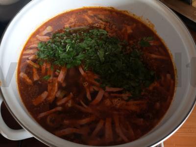 Mėsos solianka su kiaulės liežuviu ir dešromis Žingsnis 12