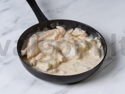 Vištienos filė grietinėje keptuvėje Žingsnis 5