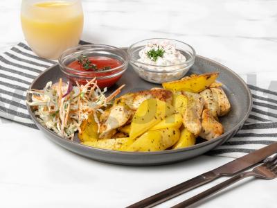 Kalakutienos filė su bulvių prieskoniu pagrindine nuotrauka