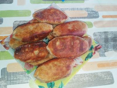 Kibinai iš kvietinių-grikių tešlos pagrindine nuotrauka