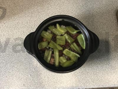 Kiauliena su daržovėmis Žingsnis 3