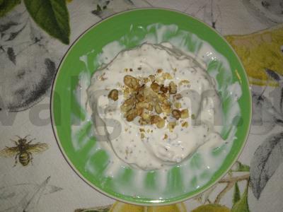 Desertas su jogurtu, chia, graikiniais riešutais ir avižiniais dribsniais Žingsnis 3