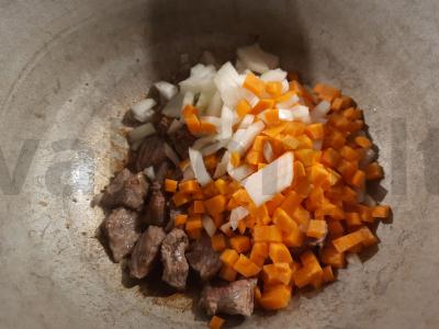 Lagman su jautiena ir prieskoniais Žingsnis 2