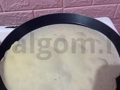 Plonos blynai su kondensuotu pienu Žingsnis 4