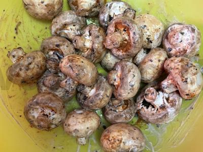 Kiaulienos nugarinė su bulvėmis ir grybais orkaitėje Žingsnis 2