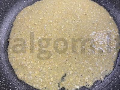 Avižų blynas su vyšniniais pomidorais ir lydytu sūriu Žingsnis 2