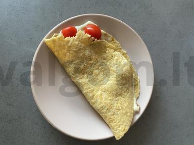 Avižų blynas su vyšniniais pomidorais ir lydytu sūriu pagrindine nuotrauka