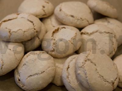 Migdolų sausainiai „Amaretti“ pagrindine nuotrauka