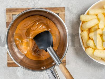 Tortas iš kukurūzų lazdelės su kondensuotu pienu greitai Žingsnis 1