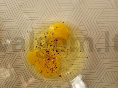 Omletas su paprikomis ir alyvuogėmis Žingsnis 1