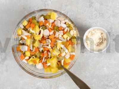 Olivje salotas be majonezo su jogurtu ir vištiena Žingsnis 2