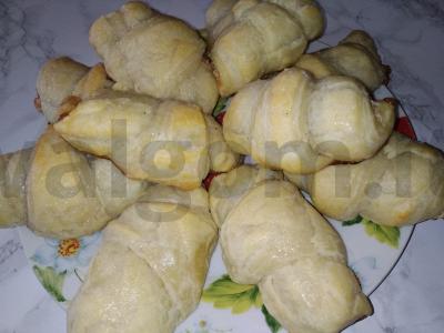 Kruasanai su migdolų kremu pagrindine nuotrauka