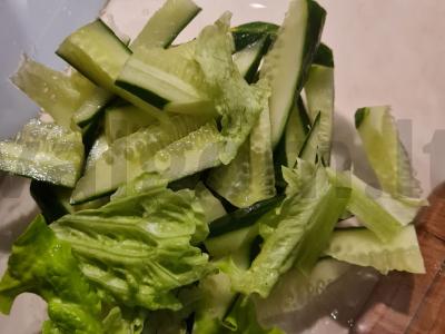 Salotos su tunu, kiaušiniu ir citrinos sultimis Žingsnis 2