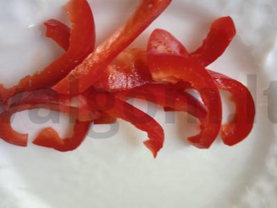 Vietnamietiškas ritinys su paprikomis, krevetėmis, alyvuogėmis ir jalapeño Žingsnis 1