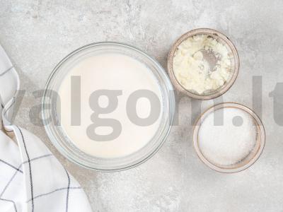 Pyragėliai su sausais pieno milteliais orkaitėje Žingsnis 1