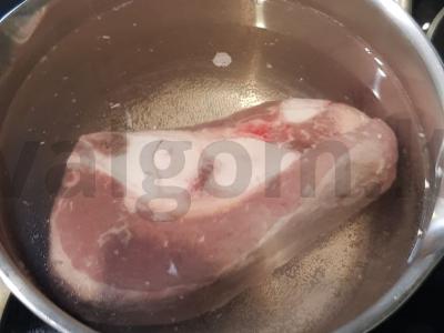 Jautienos sultinys su sūrio kukuliais Žingsnis 1