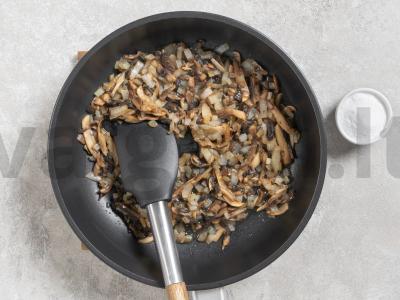 Juliens su vištiena ir grybais Žingsnis 4