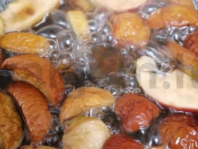 Kompotas iš džiovintų vaisių kaip vaikystėje Žingsnis 3