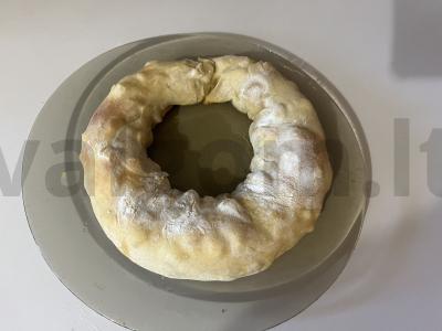 Auksinis obuolių štrudelis greitai pagrindine nuotrauka