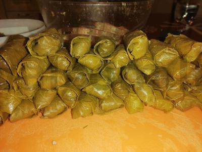 Dolma su raugintu pienu pagrindine nuotrauka
