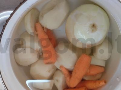 Jautienos troškinys su bulvėmis Žingsnis 2