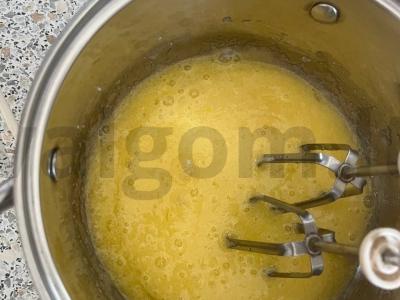 Super klasikiniai morkų keksiukai su firminiu kremu Žingsnis 2