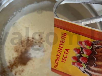 Super klasikiniai morkų keksiukai su firminiu kremu Žingsnis 3