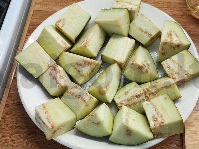 Marinuoti baklažanai su žolelėmis Žingsnis 1