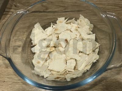 Sotūs lavašo, kiaušinių ir sūrio blynas pusryčiams Žingsnis 1