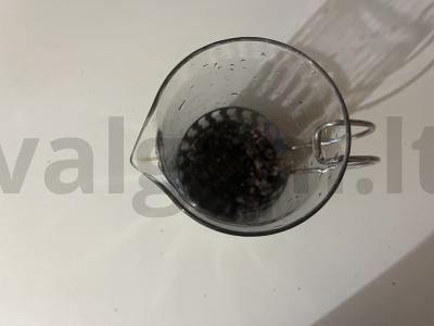 Arbatos gėrimas su estragonu ir serbentais Žingsnis 1