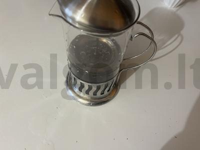 Arbatos gėrimas su estragonu ir serbentais Žingsnis 3