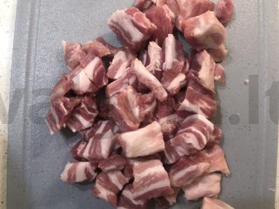 Troškinta bulvė su kiauliena ir pomidorų pasta Žingsnis 1