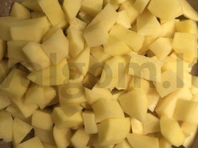 Troškinta bulvė su kiauliena ir pomidorų pasta Žingsnis 3