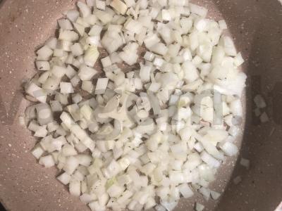 Troškinta bulvė su kiauliena ir pomidorų pasta Žingsnis 4