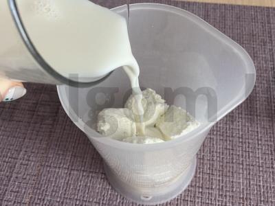 Baltymų bananų kokteilis Žingsnis 2