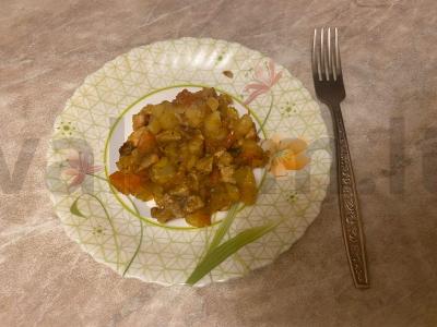 Daržovių ir dviejų rūšių mėsos troškinys pagrindine nuotrauka