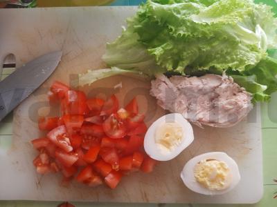 Salotas „Naminis Cezaris“ su vištiena Žingsnis 1