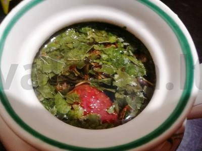 Uogų arbata pagrindine nuotrauka