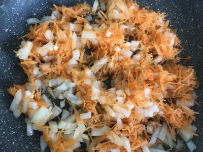 Klasikinė solianka su alyvuogėmis Žingsnis 1