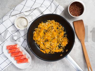 Krabų salotas su raudonaisiais ryžiais Žingsnis 1