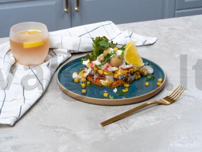 Krabų salotas su raudonaisiais ryžiais pagrindine nuotrauka