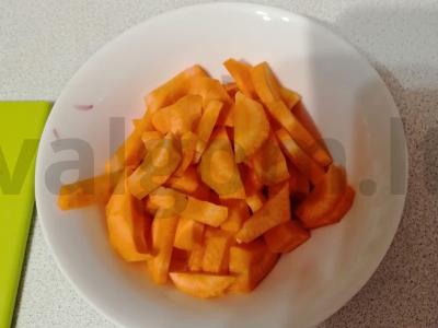 Troškinti daržovės su vištiena ir grybais vakarienei Žingsnis 1