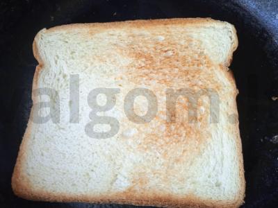 Tostai su pesto padažu, parmezanu ir karibų mišiniu Žingsnis 1