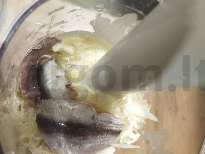 Namų padažas salotoms „Cezaris“ Žingsnis 2