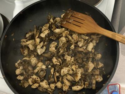 Fettuccine su vištienos filė ir grybais grietinėlės padaže Žingsnis 2