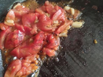 Brusketa su saulėtu kiaušiniu, pomidorais ir krevetėmis „Nepakartojamas variantas“ Žingsnis 3